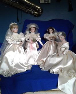 This day forward – 4 poreclain dolls